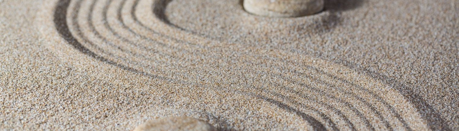 Imagen de piedras en la arena